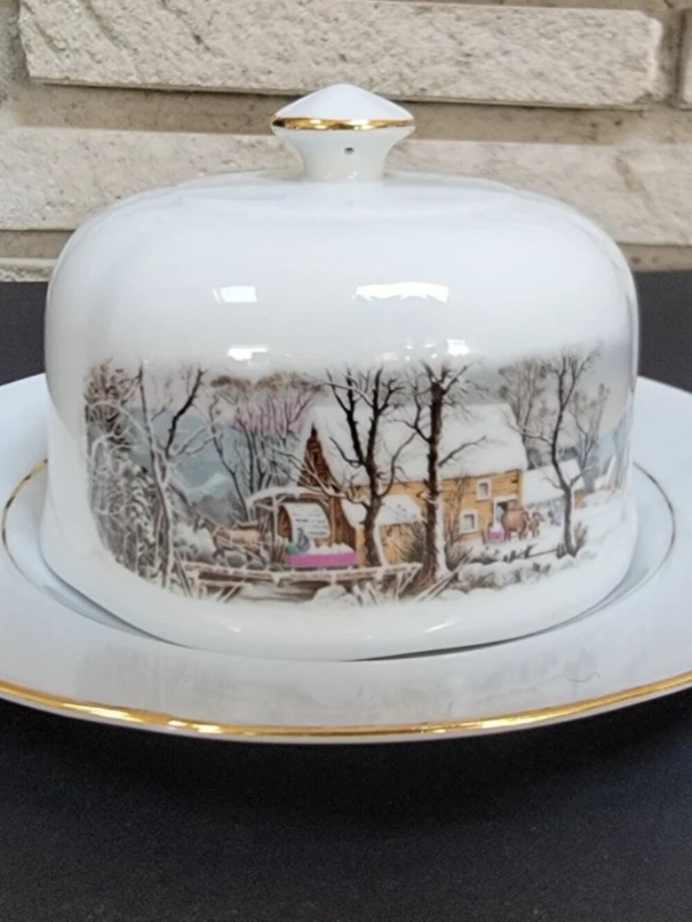 Currier & Ives covered butter dish, exclusive Avon, made in Japan